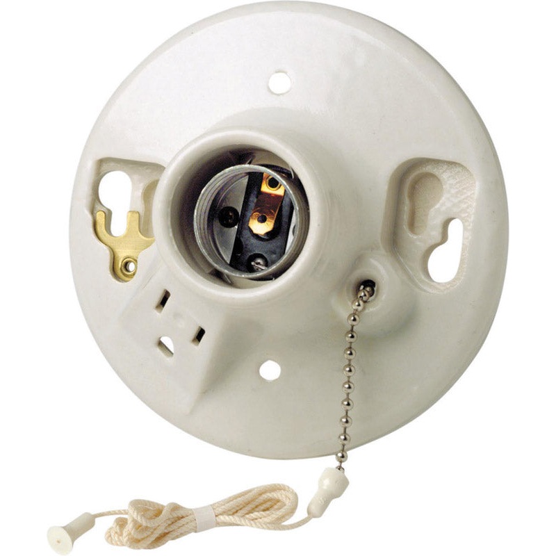 Leviton Pull Chain Socket w/Grounded Outlet 660 watts 125 volts Medium White