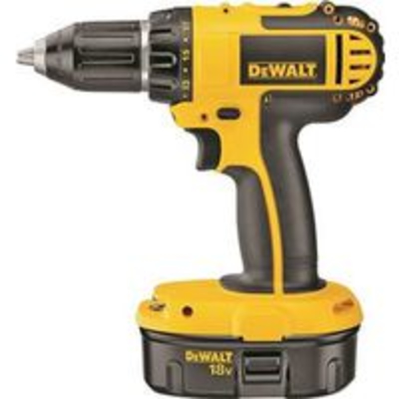 18V Compact Drill Kit (12.7 lbs)