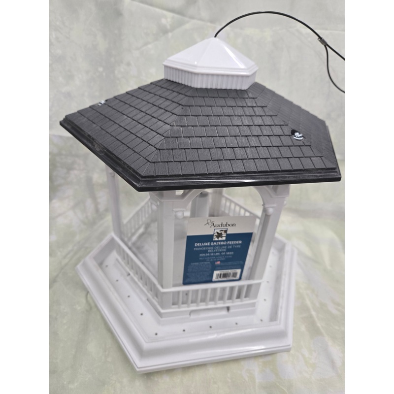 Deluxe Wild Bird Gazebo Feeder
