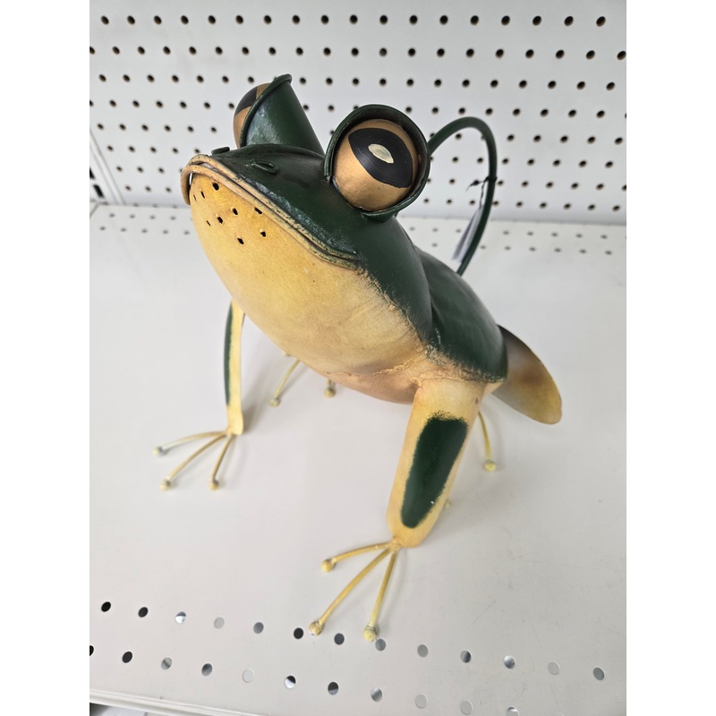 Tree Frog Watering Can for Birds