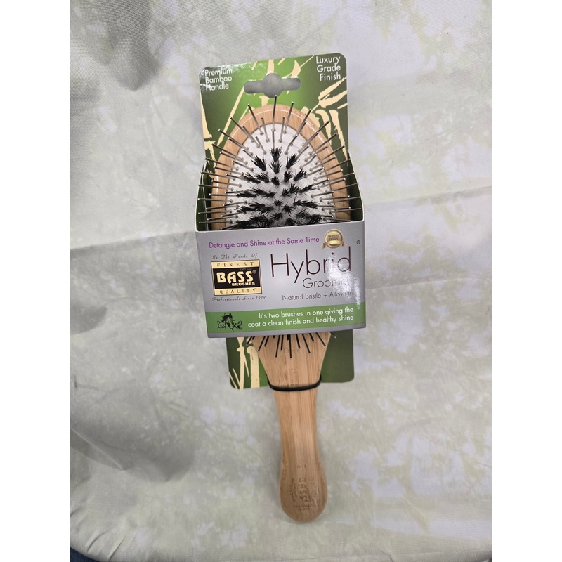 Bass Brush Oval Medium