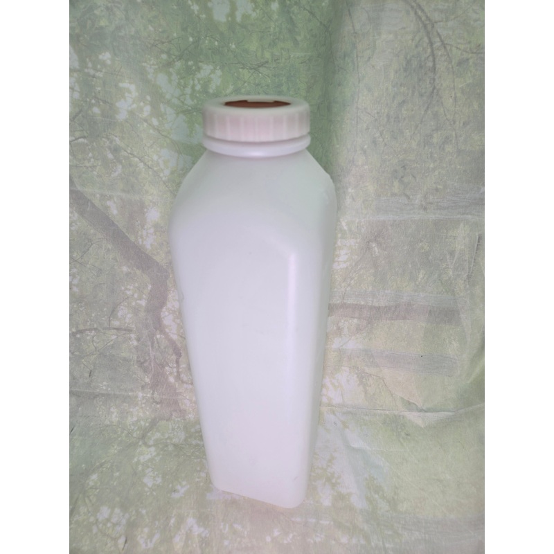 Screw-On Bottle with Nipple